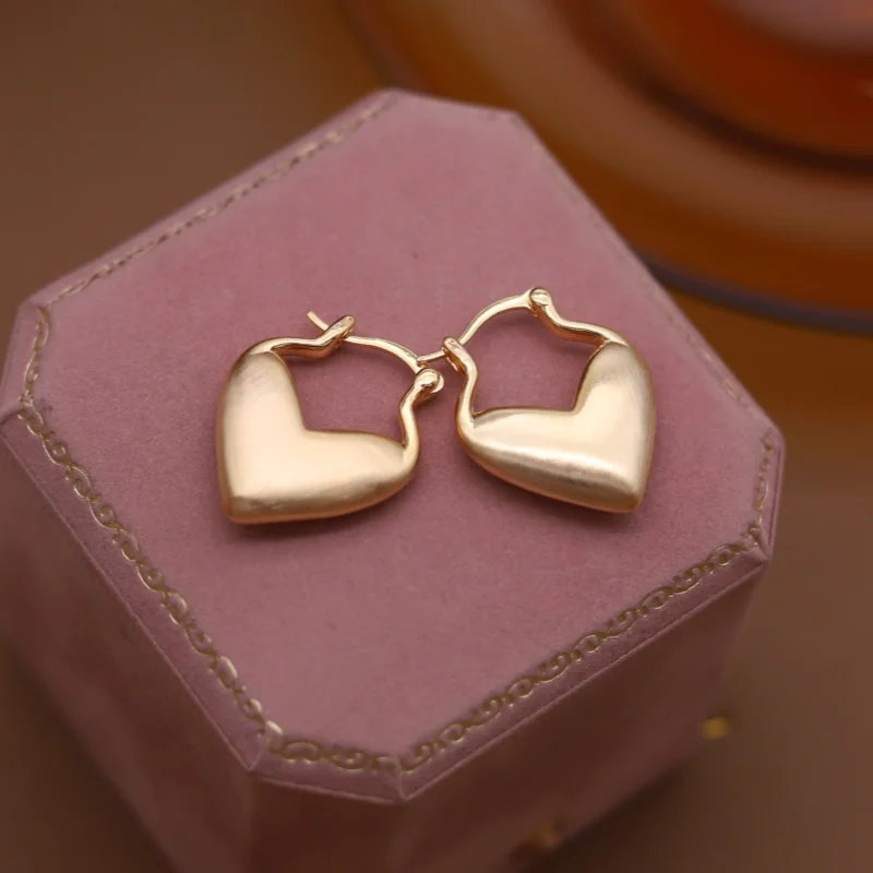 2025 Korean new design fashion jewelry 14K gold plated metal brushed love earrings elegant women's daily work accessories