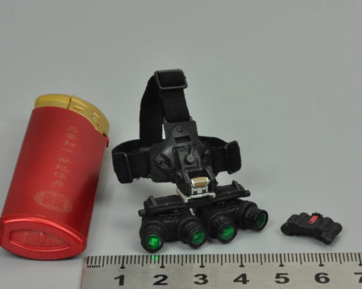 

FS 73031 1/6 Soldier Head mounted night vision device Model for 12''Doomsday War