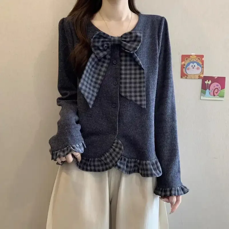

Элегантная женская рубашка с клетчатым бантом и рюшами по подолу, милая стильная повседневная блузка на весну и осень