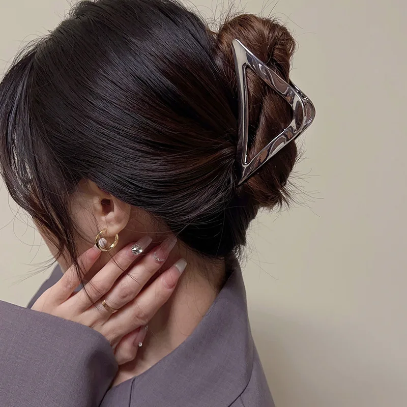 

Y2K Punk Gold Silver Color Alloy Triangle Shape Metal Hair Clip Claw For Women Gothic Geometric Hairpin Hair Accessories Tool
