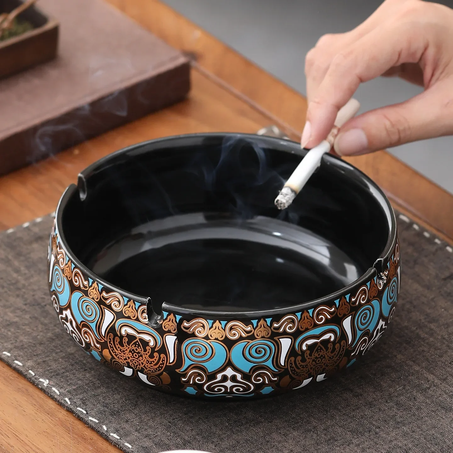 DSA creative extra large ashtray retro ceramic ashtray home living room office advanced sense anti-fly ash