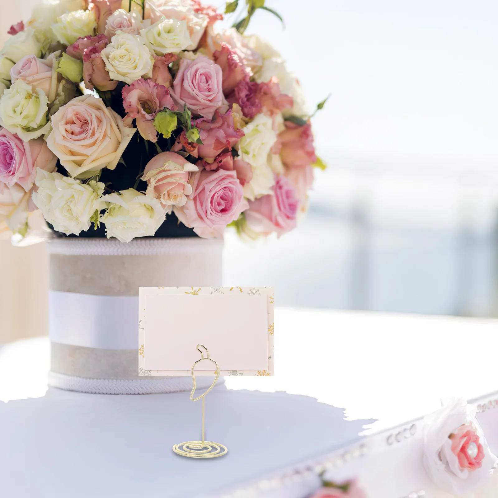 

20pcs Seat Card Holders 2.6" Tall Chili Pepper Table Clips Decorative Place Card Holder Stand Cooking Themed Party Decor Table