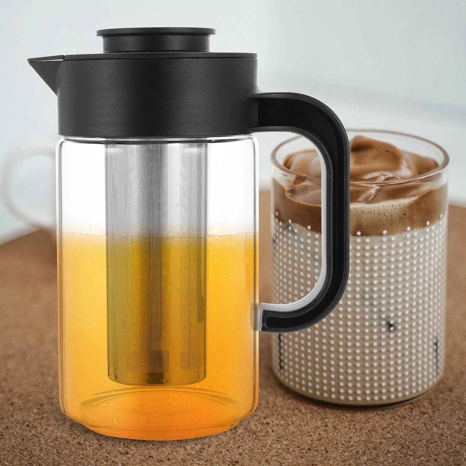 

Glass Pitcher Large Capacity High Temp Cooling Beverage Pitcher with Stainless Steel Filter Suitable for Tea Juice Water