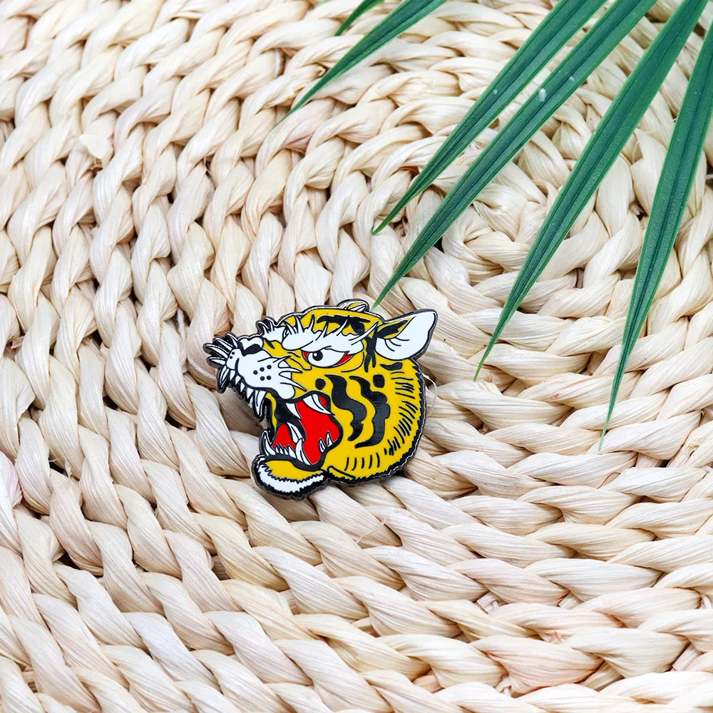 دبوس المينا برأس نمر طافوا ، شارة حيوان مفترس كبير القط ، شارة الحياة البرية ، حقيبة ظهر ، قميص قماشي ، قميص ، عصري #4