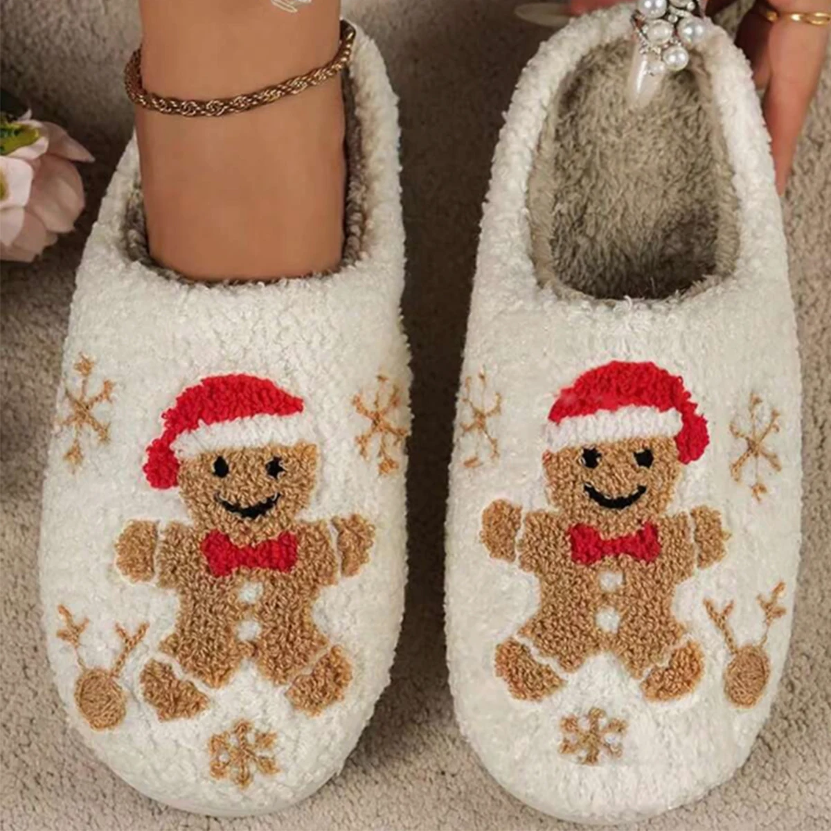 Zapatillas de interior informales con punta cerrada, cálidas y suaves, con patrón bordado de copos de nieve y hombre de jengibre navideño para mujer, Otoño/Invierno