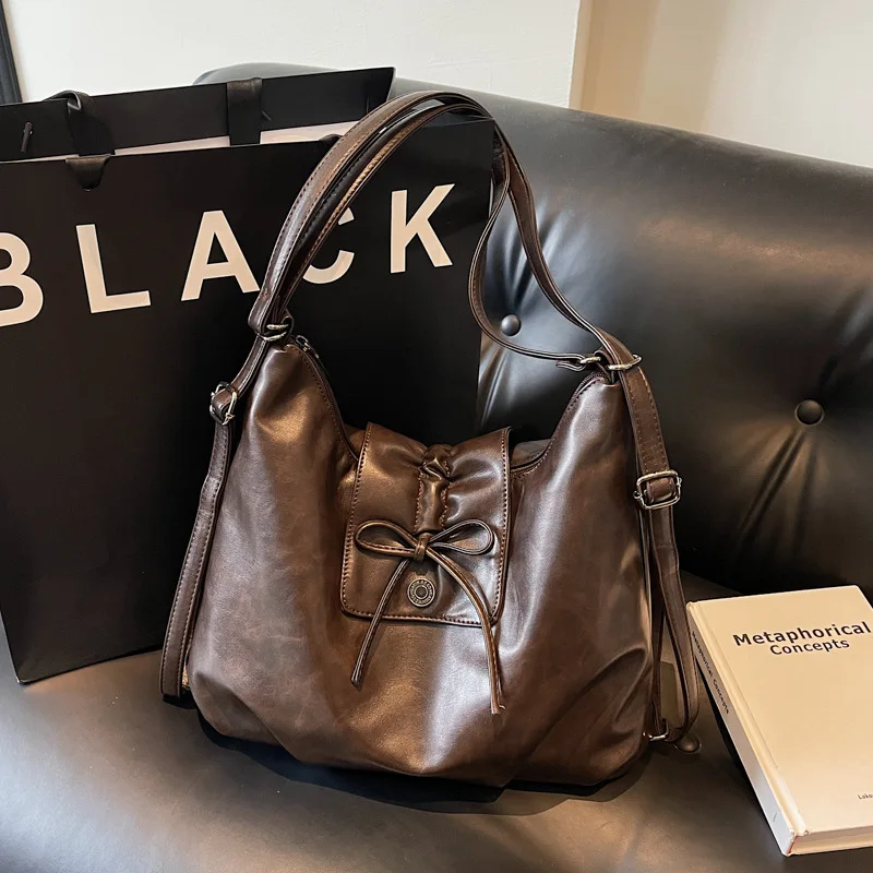 حقائب كتف كلاسيكية ذات سعة كبيرة للنساء حقيبة ظهر نسائية متعددة الوظائف 2025 أحدث حقيبة يد مصممة