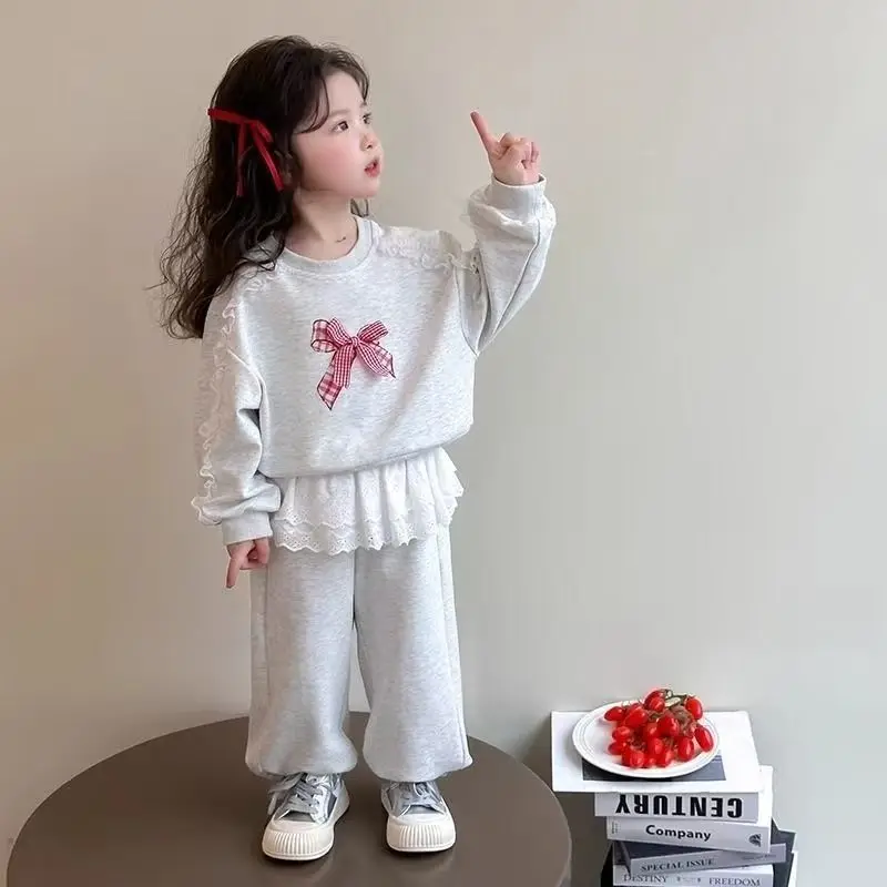 2026 Herbst Kinder Mädchen Kleidungssets Spitze Langarm Süße Schleife Sweatshirt+Hose 2-teiliger Freizeitanzug für Kinder – Detail 4