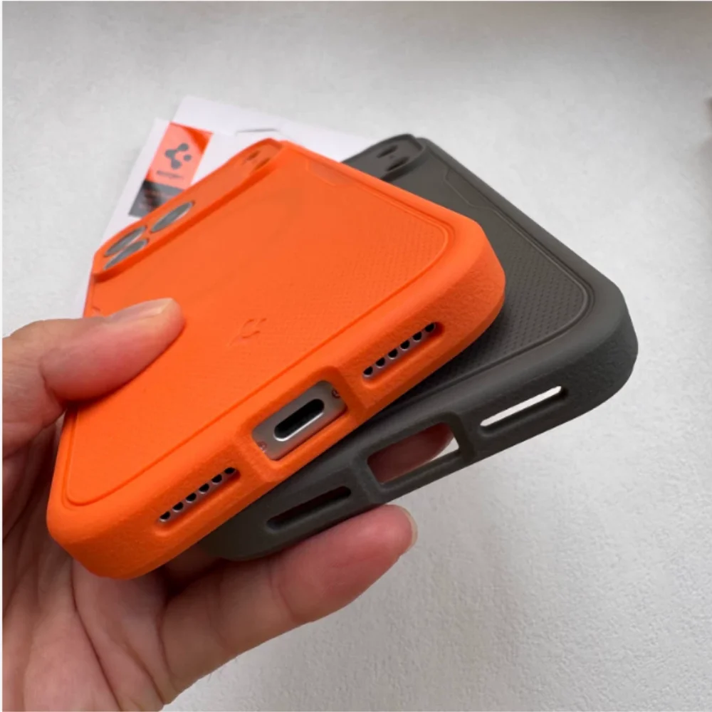 Spigen Built-In Magfit Rugged Armor TPU Magnetic Case do iPhone Air 17 18 Pro Max 17 Pro 18 z funkcją bezprzewodowego ładowania MagSafe — zdjęcie produktu 5