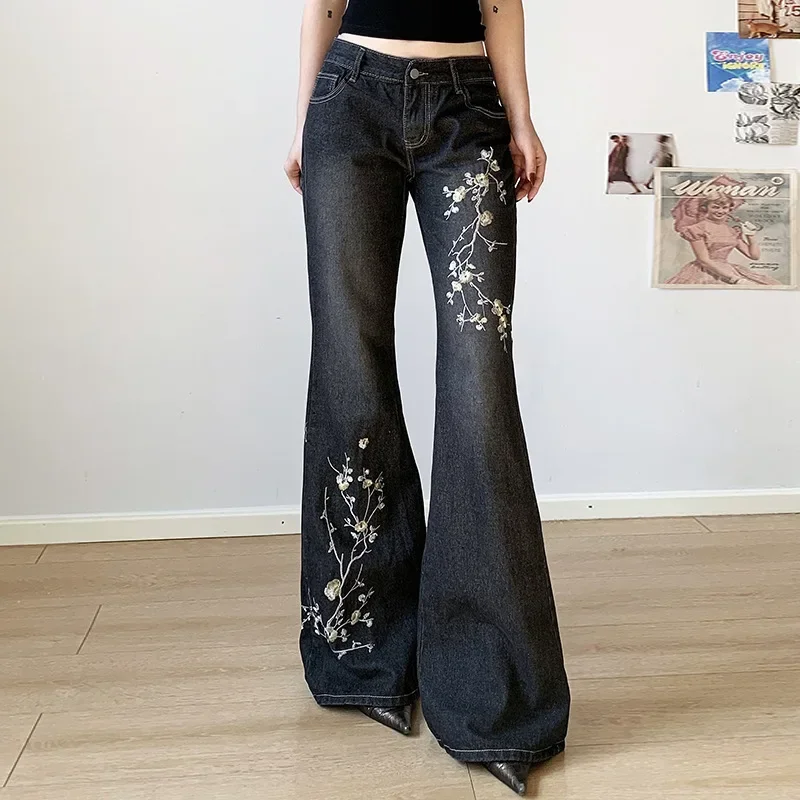 

New Retro Flower Embroidered Jeans for Women with High Street Hot Girls Slim Slim Slim Trousers Low Waist Trousers