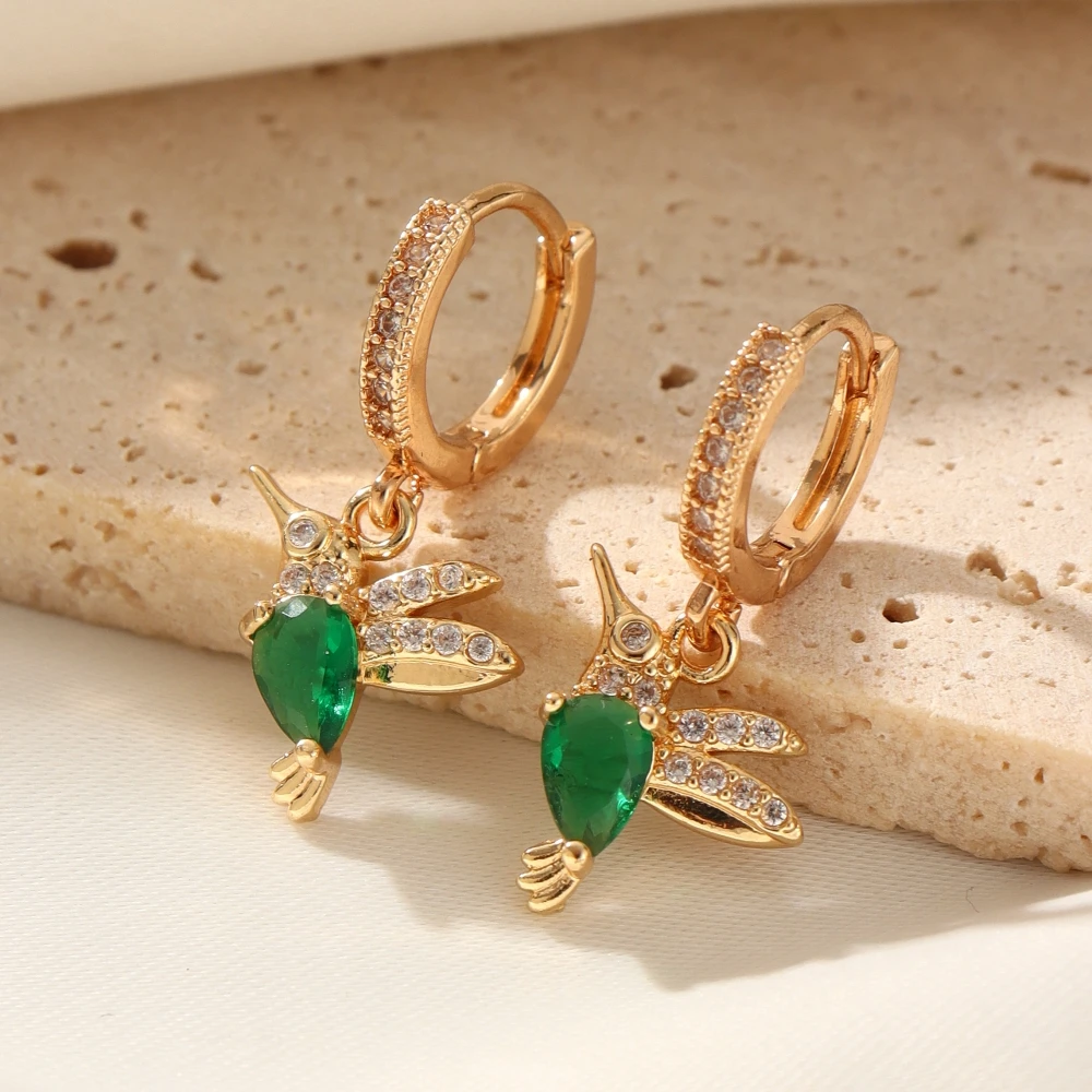 

Fashion Hummingbird Drop Earrings Golden Plated Micro-inlaid Zircon Bird Huggie Earrings for Women Daily Wear Party Accessories