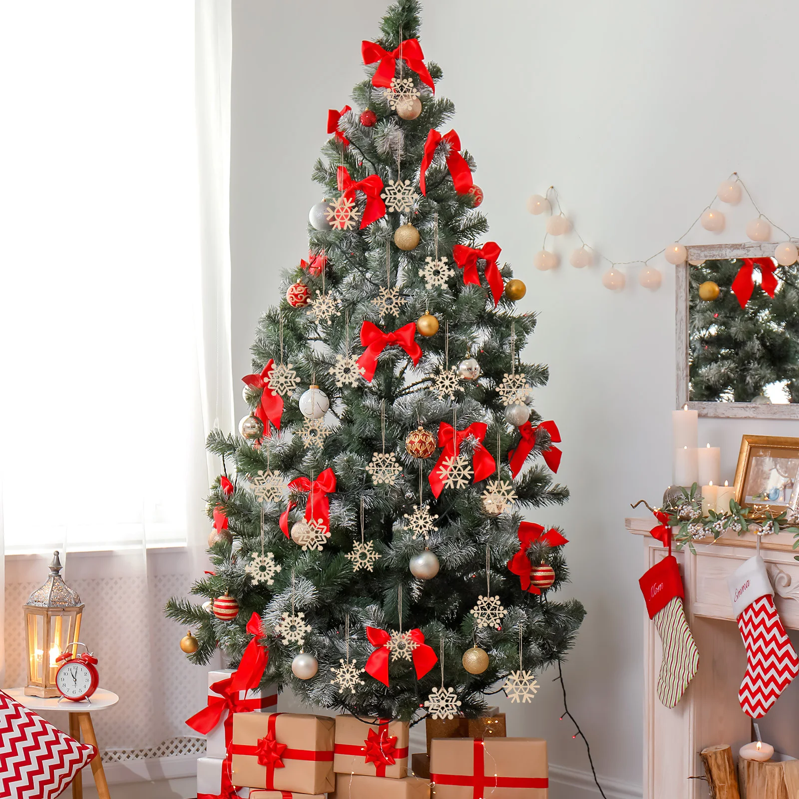 

60Pcs Christmas Hanging Pendant Wooden Snowflake Decor for Tree Home Party Xmas Hanging Ornament Decorative Wooden Pendants Set