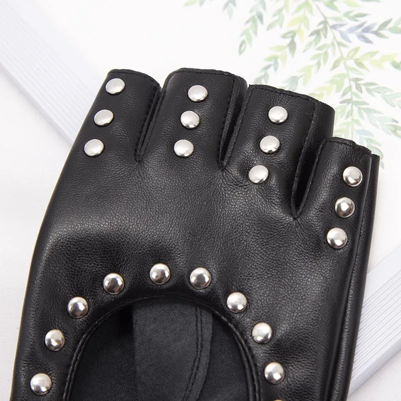 Black Punk Rivet Short PU Leather Half-Finger Gloves Women Hip-Hop Driving Motorcycle Party Cool Girl Handsome Fingerless Mitten