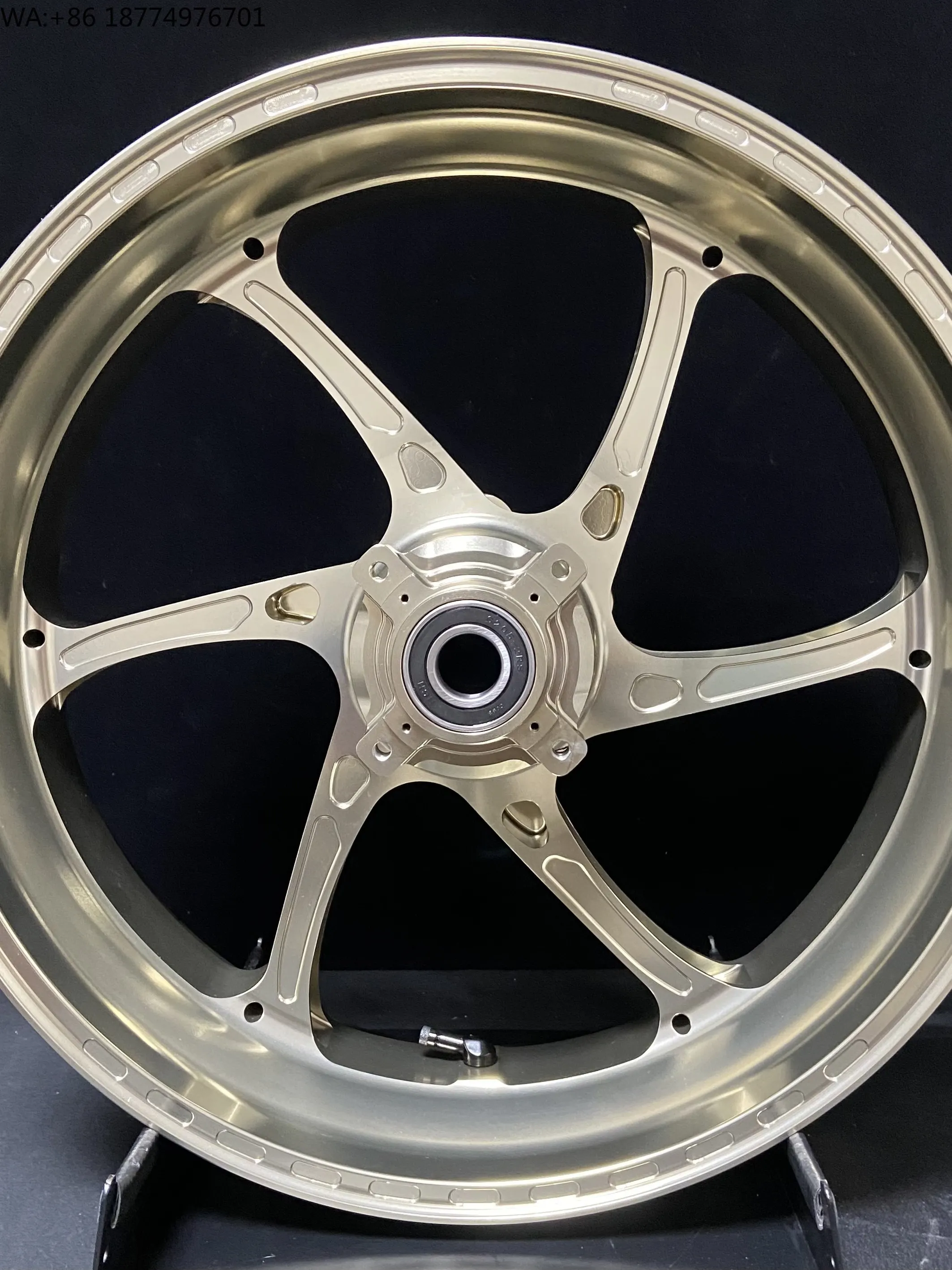 

Подходит для Ducati Panigale V2: Кованые колеса 17x3.5, 17x5.5, обработанные на ЧПУ, из алюминия 6061-T6, для гоночных мотоциклов, повышающие производительность.