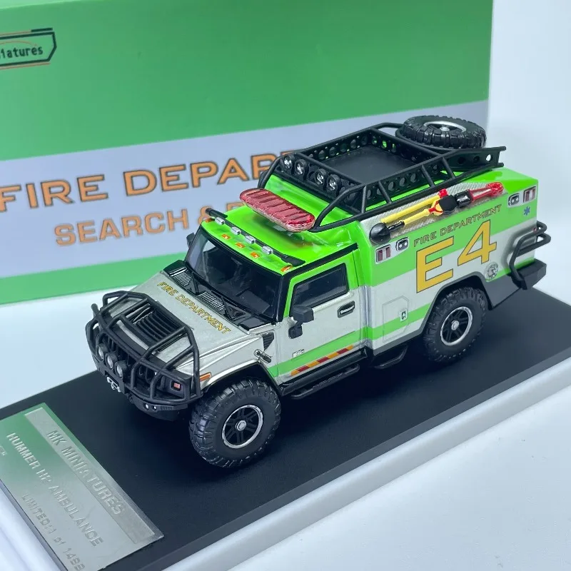1:64 E4 ambulance, Beijing exhibition Edition alloy die-cast simulation car model, creative decorative item, festival gift