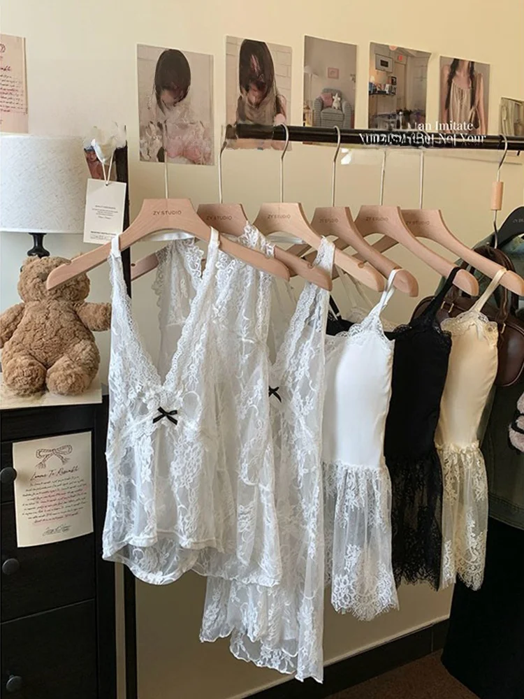 Women's Lace Neck Hanging Strap Vest Inner Wear White Tulle Dress under Shirt Layering Style Regular Thickness Commute Style