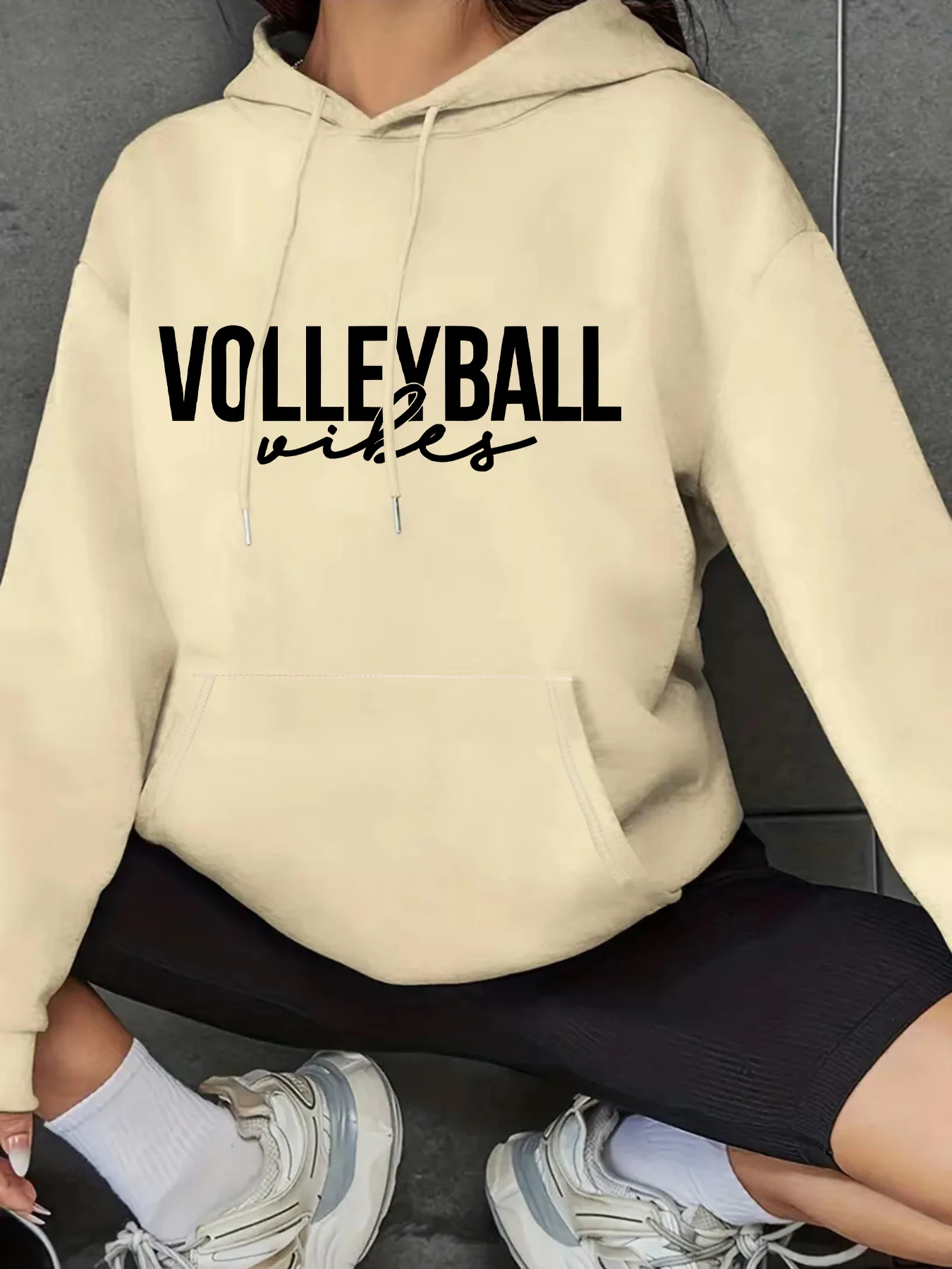 Volleyball Letter Graphic Fleece Lined Causal Sports Hoodie Kangaroo Pocket Drawstring Warm Hooded Sweatshirt Women\'s Activewear