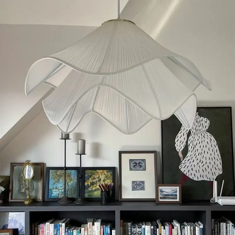 

Medieval Vintage LED Pendant Lights Fabric Flower Creamy Cloths Art Creative Chandelier Lamps for Living Room Home Decor