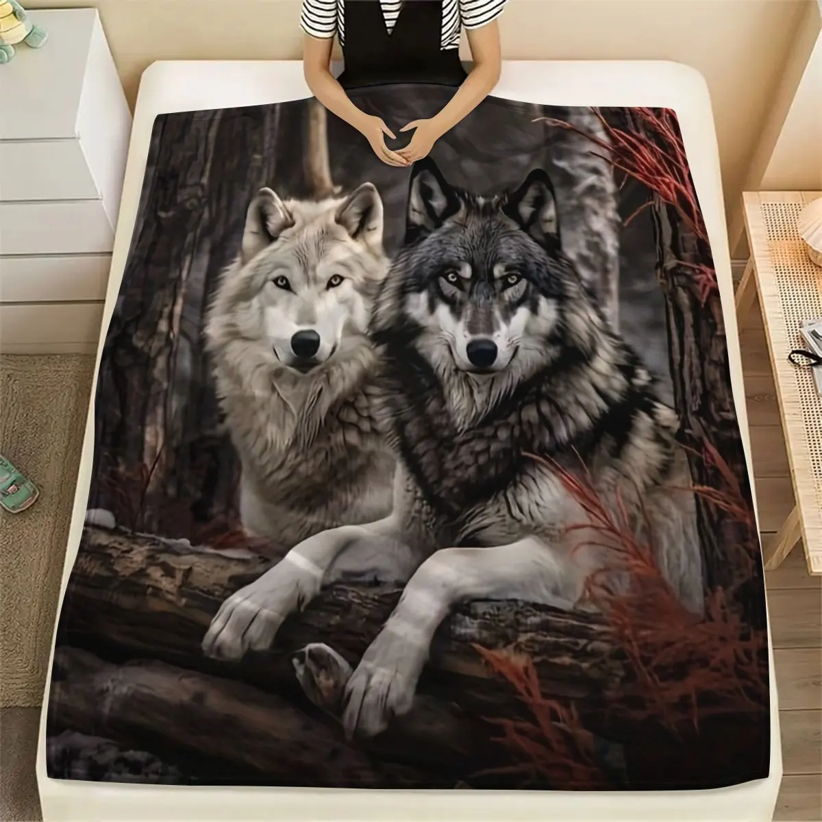 Wolf Pattern Flannel Dorm Office Nap Blanket, Printed Blanket, Gift for Friends, Soft and Warm Flannel Blanket, Suitable for Sof