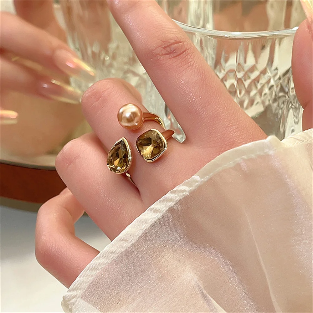 Edles Damen-Schmuckstück mit Verstellbarem Öffnungsring, Retro Quadratischer Wassertropfen, Simulierte Perle, Bankett- und Urlaubsgeschenk – Detail 2