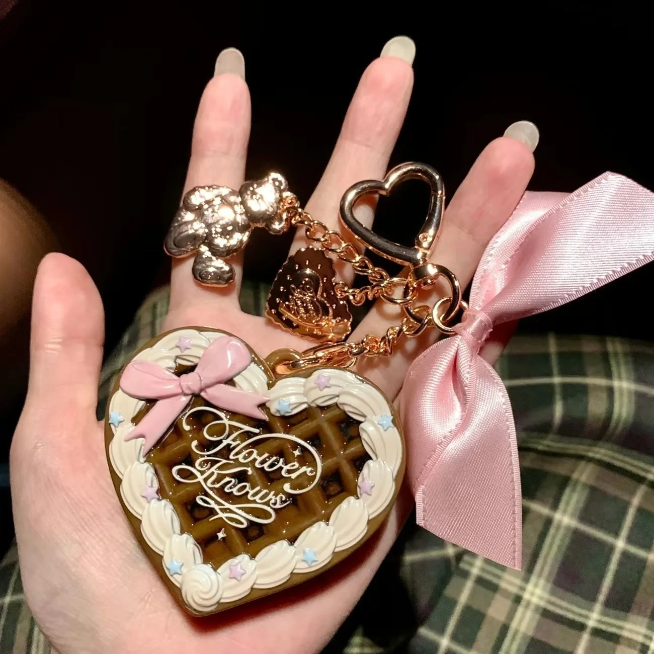 ดอกไม้รู้สตรอเบอร์รี่กามเทพคอลเลกชันน้ําหอม Balm จี้น้ําหอมสําหรับผู้ชายและผู้หญิงจี้ต้นฉบับ