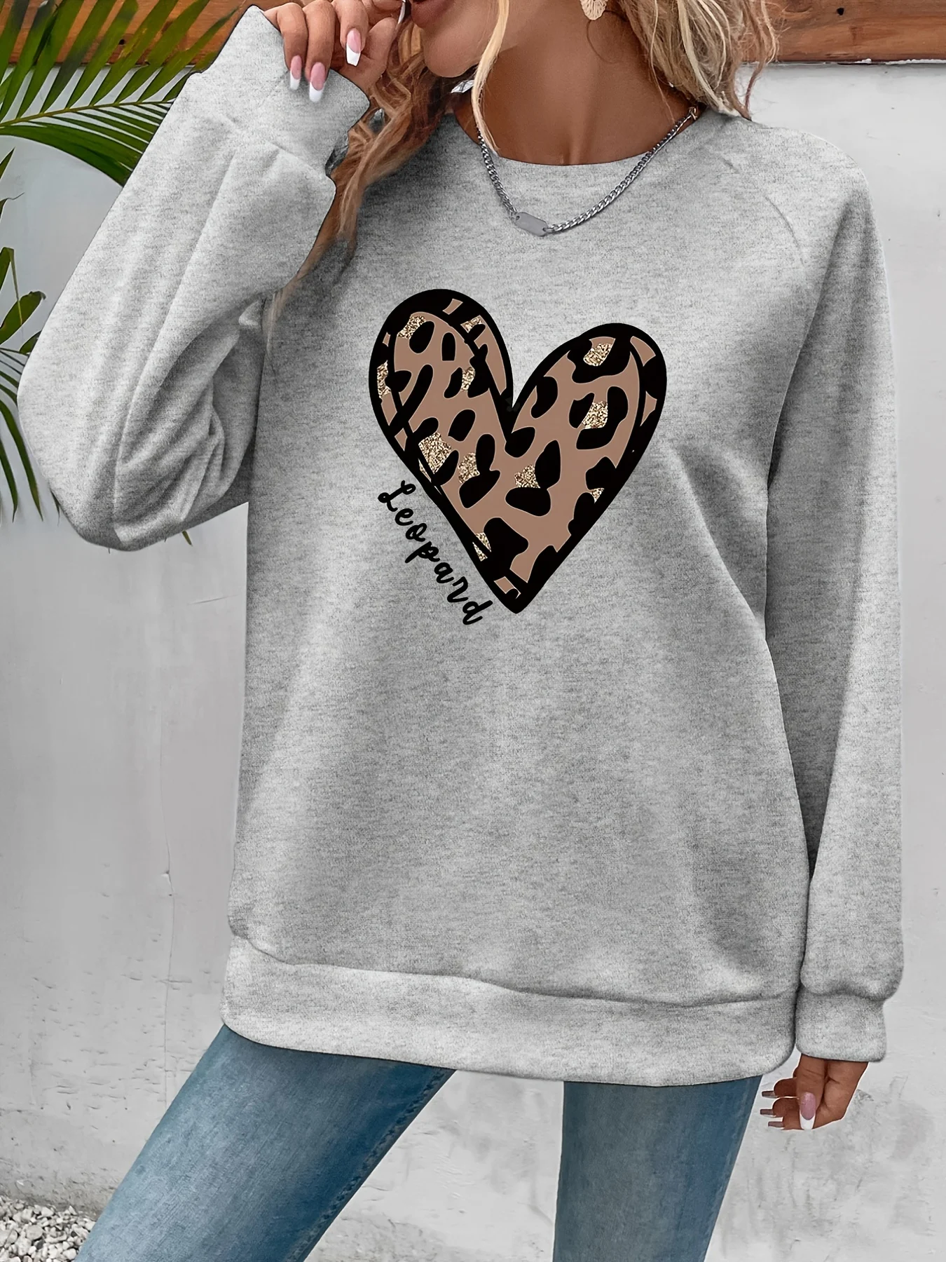 

2024 Hot Sale Autumn Winter Leopard Print Heart Print Hoodie Casual Long Sleeve Crew-neck Hoodie for Women Pure Cotton Hoodie