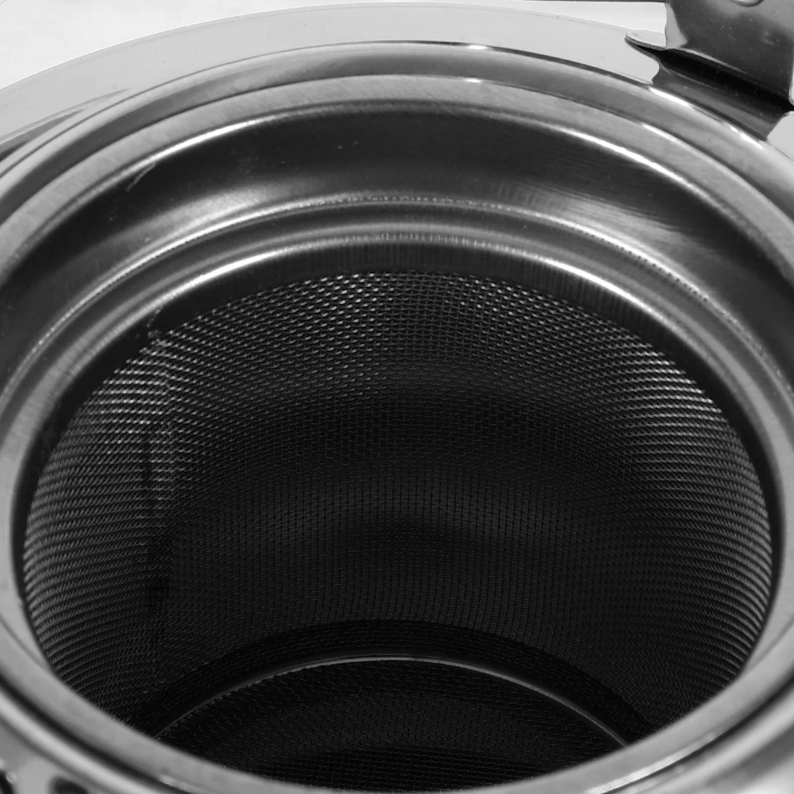 

1Pcs Stainless Steel Tea Kettle Glossy Surface Built-in Strainer Easy Clean Stovetop Boiling Kettle for Home Teakettle