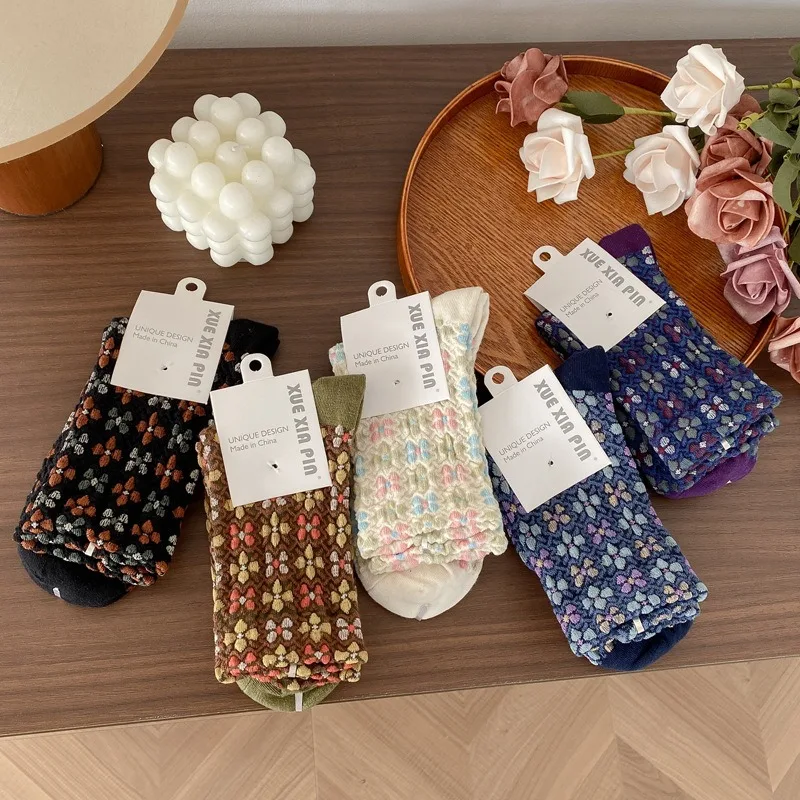 

5 Pairs Autumn Winter Vintage Embossed Floral Pattern Casual Cotton Mid-Calf Socks Fashion Socks Funky Cozy Socks High Quality