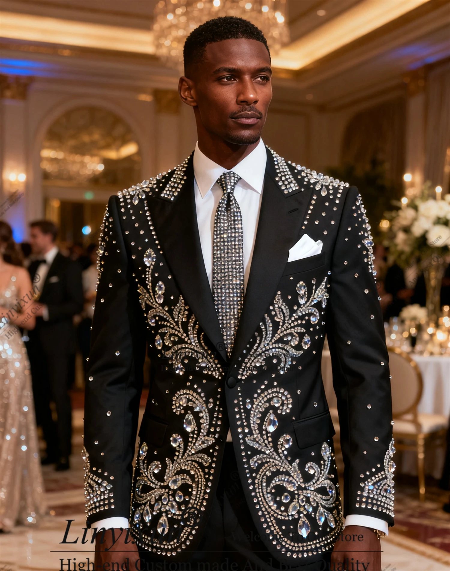 

Блестящие дизайнерские смокинги с бриллиантами, мужские костюмы, комплект из 2 предметов, свадебный костюм для жениха, ужина, мужской пиджак для выпускного вечера Ternos Completo по индивидуальному заказу