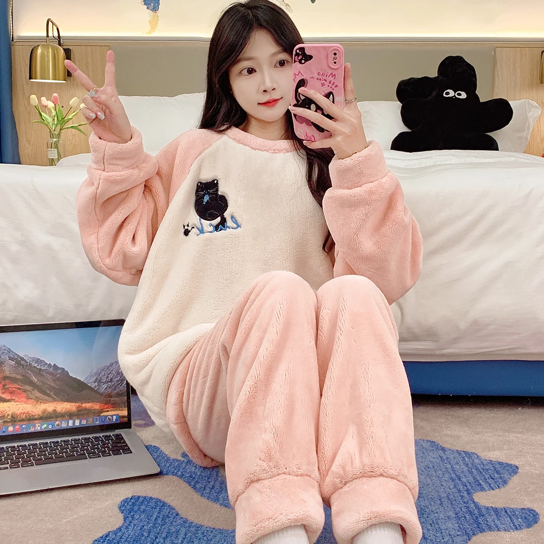 Pass time Guiom Character Pajama microfine winter warm indoor wear homewear sleeping pajamas up and down set SE1481