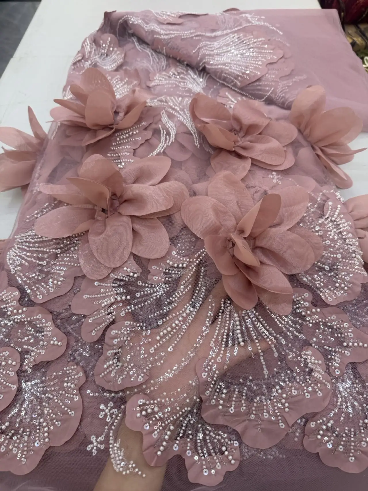 Lussuoso tessuto africano di pizzo a rete a rete 2025 fiori ricamati 3D con perline paillettes tulle francese pizzo per matrimonio nigeriano