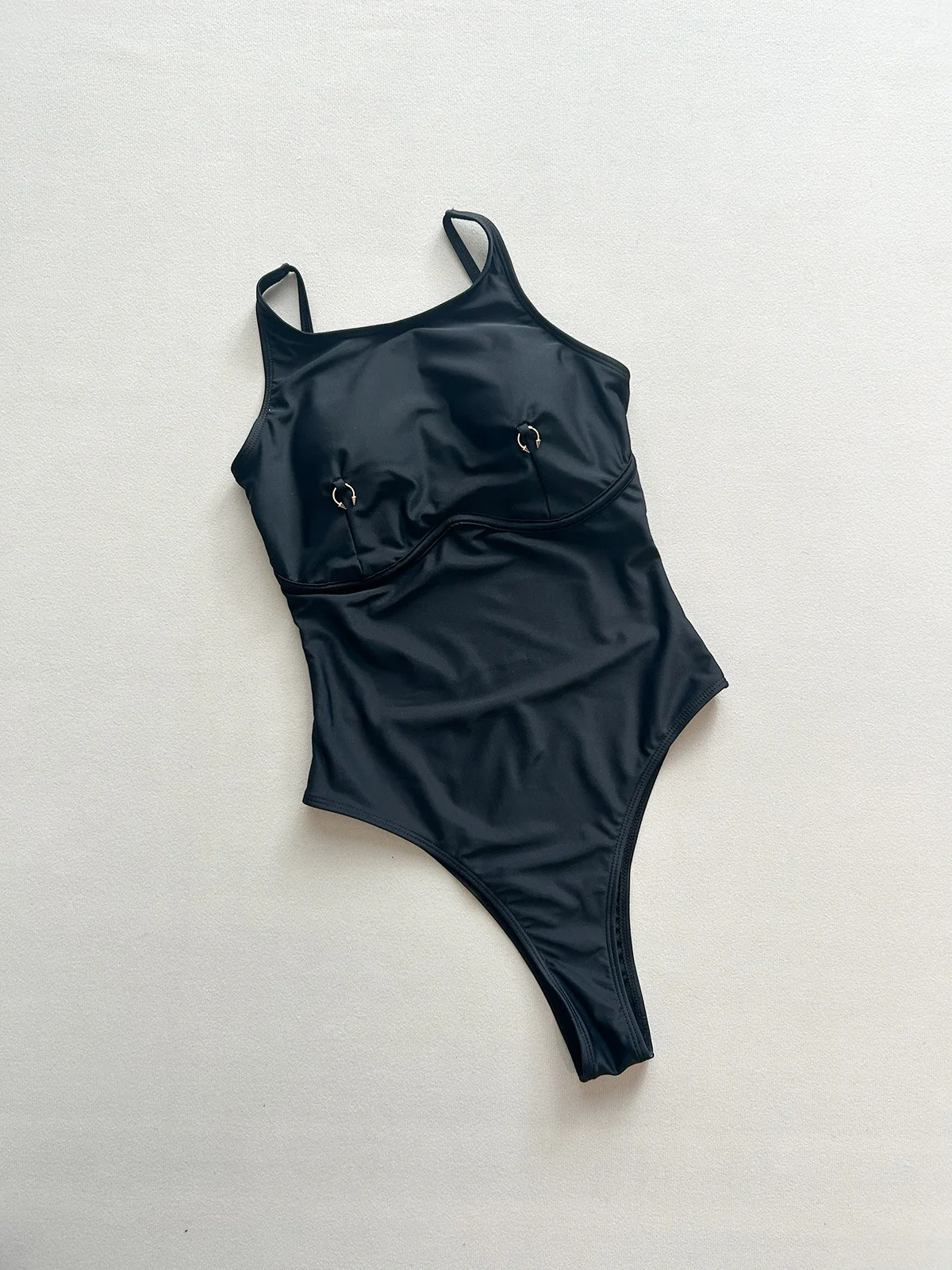 ชุดบิกินี่วันพีซเซ็กซี่สีพื้น ชุดว่ายน้ำสำหรับฤดูร้อน ชุดว่ายน้ำชายหาด สำหรับผู้หญิง