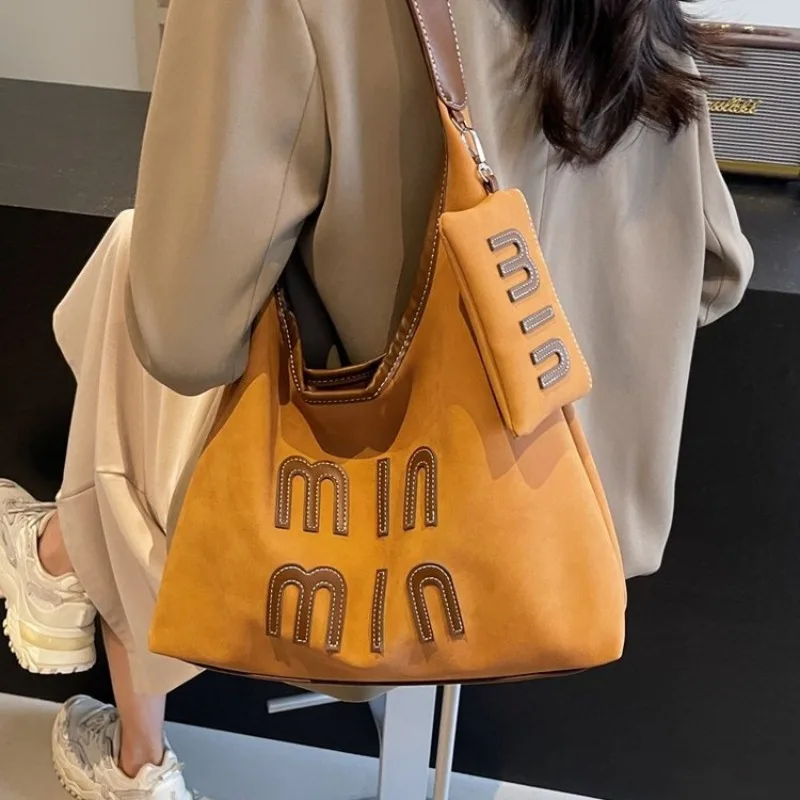 

Chic Women Shoulder Bag Versatile Crossbody Bag For Daily Use Commuting Work Travel Popular