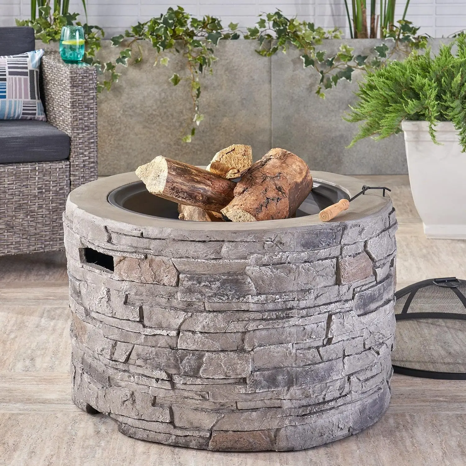 Outdoor 32-inch Wood Burning Light-Weight Concrete Round Fire Pit Grey Composite Powder,Medium