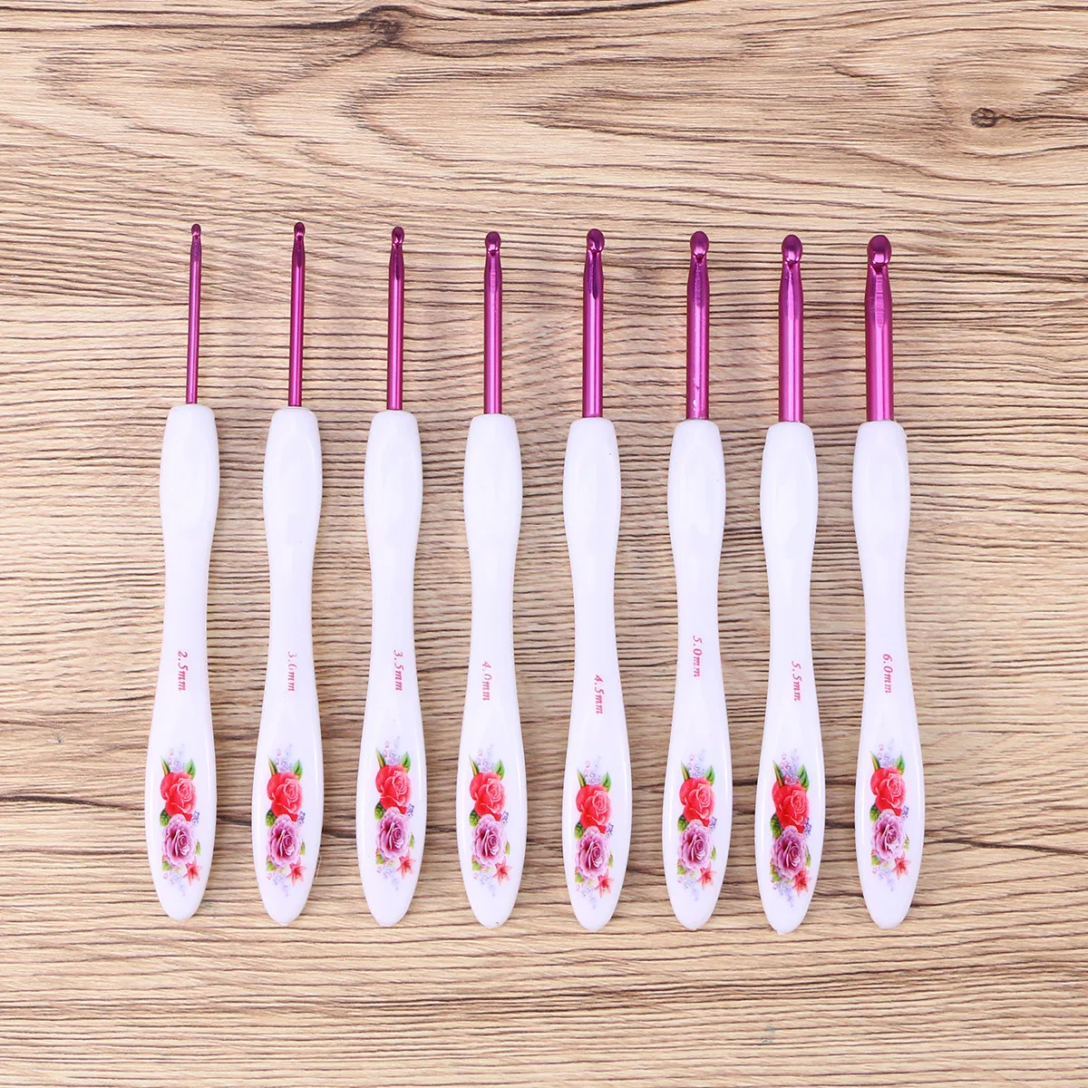 8Pcs Crochet Hooks Set 2.5mm-6.0mm 8 Sizes Sturdy Smooth Plastic Handles Comfort Grip for Scarf Hat Gloves Sweater DIY Knitting