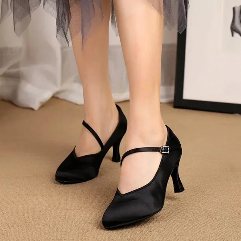 Chaussures de danse Laitn modernes à talons hauts pour adultes, chaussures professionnelles de danse Standard National pour femmes, chaussures de danse valse Flamenco