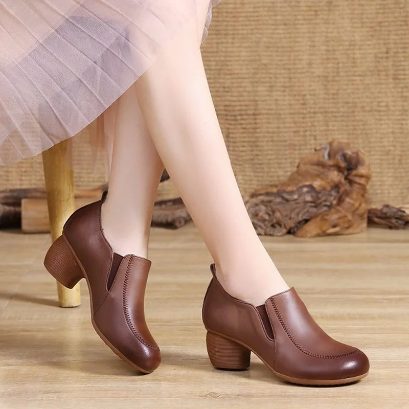 Leather mid Heel Women's Shoes Spring Autumn New Style Retro Soft Bottom Middle Age Mom Shoes round Toe Slip on Rubber Outsole