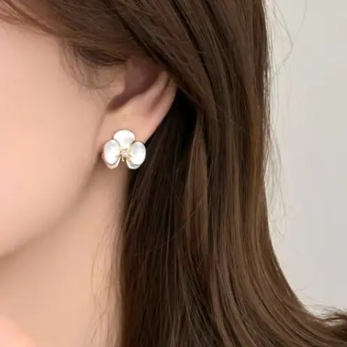 Корейские-новые-роскошные-серьги-с-белой-эмалью-и-цветком-камелии-для-женщин-изысканные-вечерние-аксессуары-для-ушей-подарок-оптовая-продажа
