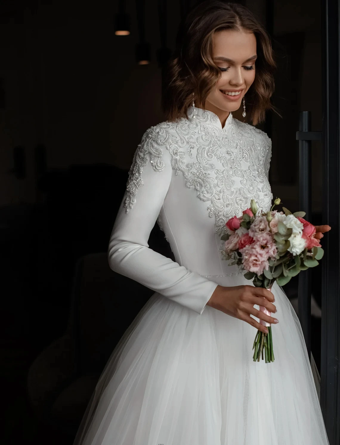 Modesto longo muçulmano vestidos de casamento applique renda frisado alta pescoço branco uma linha tule vestidos de noiva elegante árabe dubai vestido