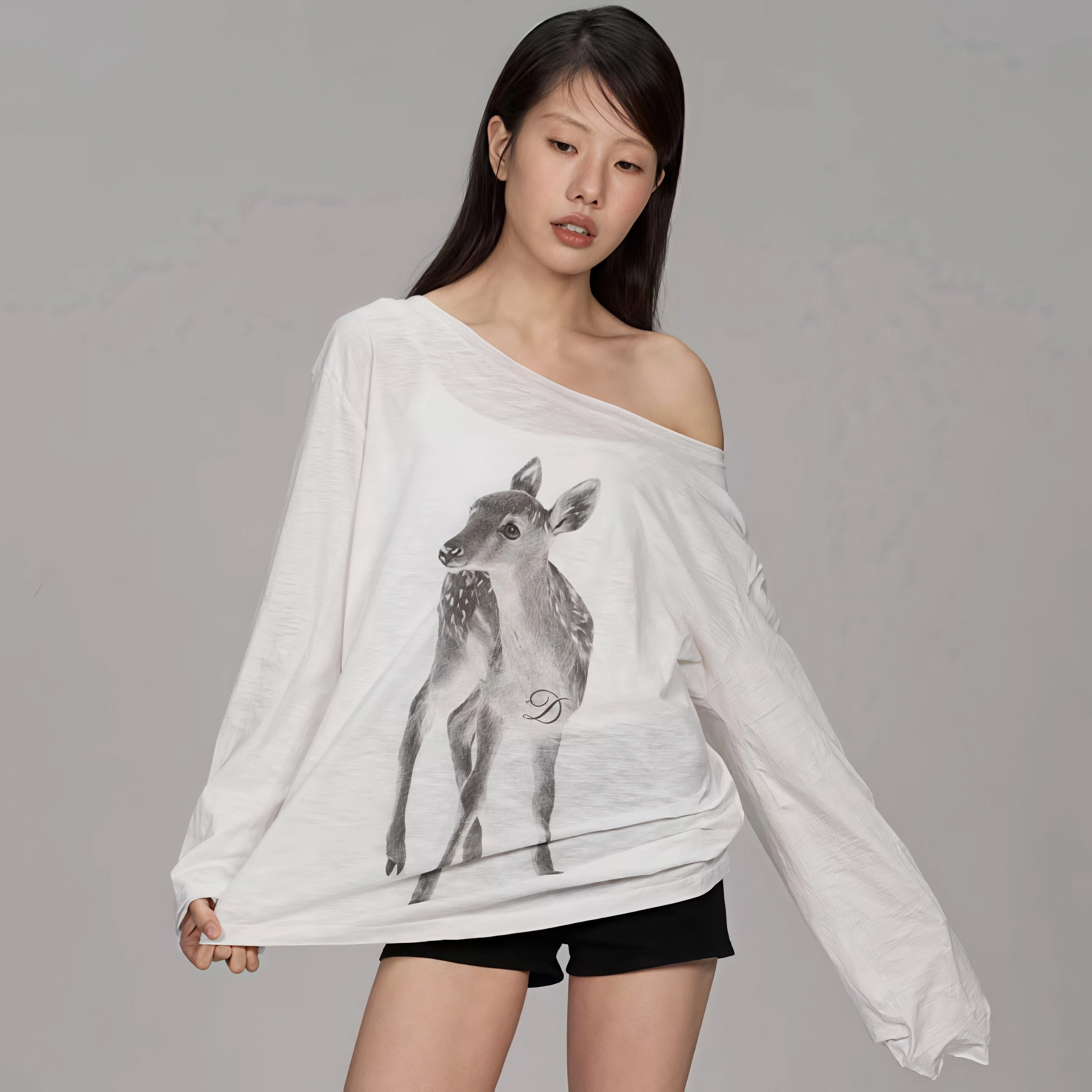 Damen Off-Shoulder Langarm-T-Shirt mit Hirsch-Tier-Print, locker geschnitten, lässig, aus dünner Baumwolle, mit U-Ausschnitt, Oversized-Oberteil – Detail 3