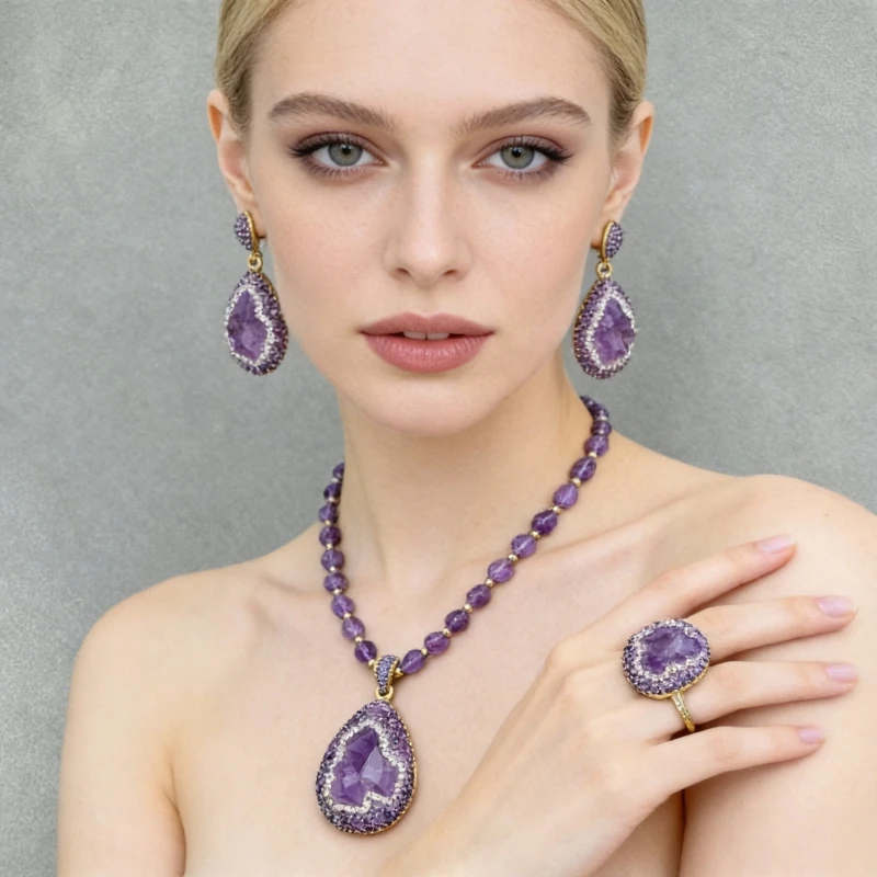 Selbstvertrauen Steigerndes Schmuckset aus Natürlichem Amethyst-Kristallquarz für Damen mit Unregelmäßiger Edelstein-Halskette, Ohrringen und Ring für Hochzeiten