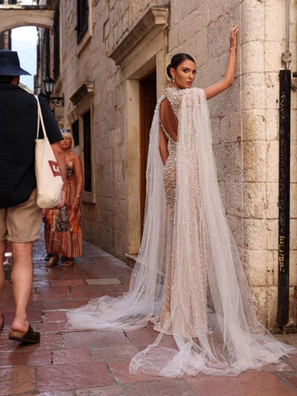 Moda alta pescoço bainha vestido de casamento pérolas miçangas renda vestido de noiva sem costas até o chão personalizado vestidos de novia