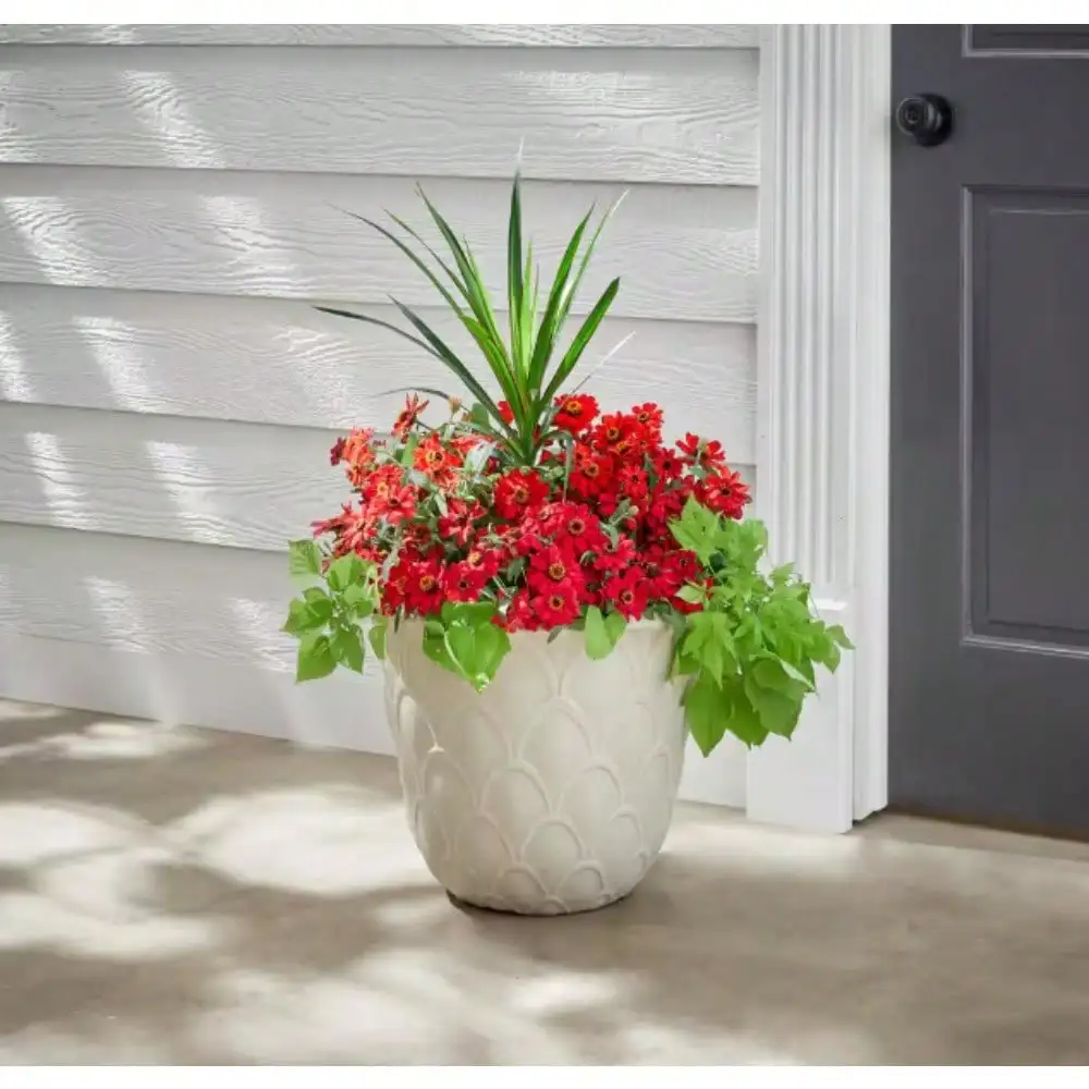 

Plant Pots, UV coated to ensure fade- and all-weather protection. Resists cracking for reliable indoor or outdoor display