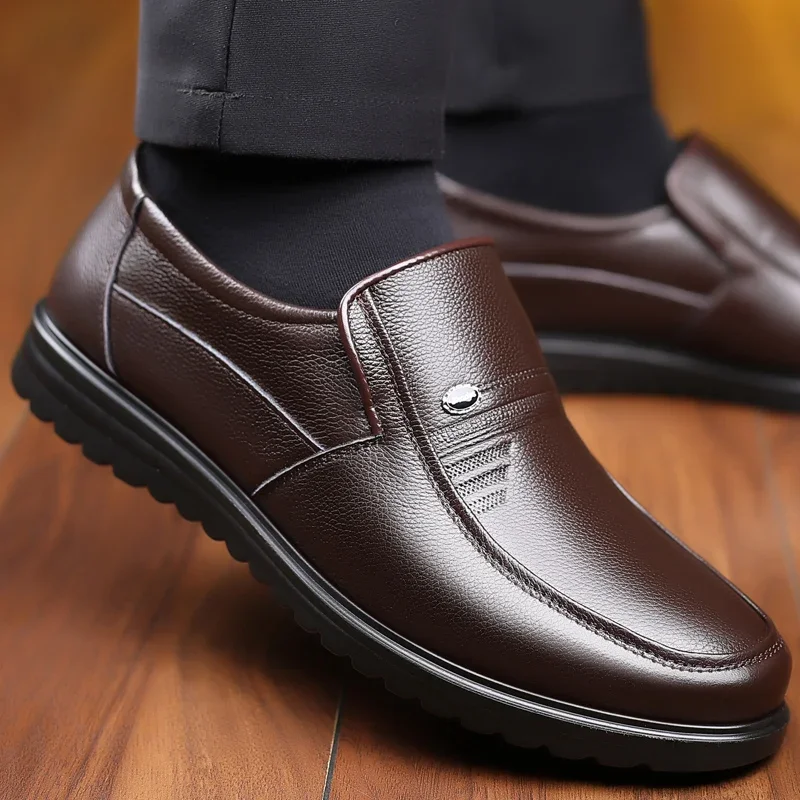 

Spring and Autumn Casual men's shoes, new work shoes, middle-aged formal business casual leather shoes, large size 38-47