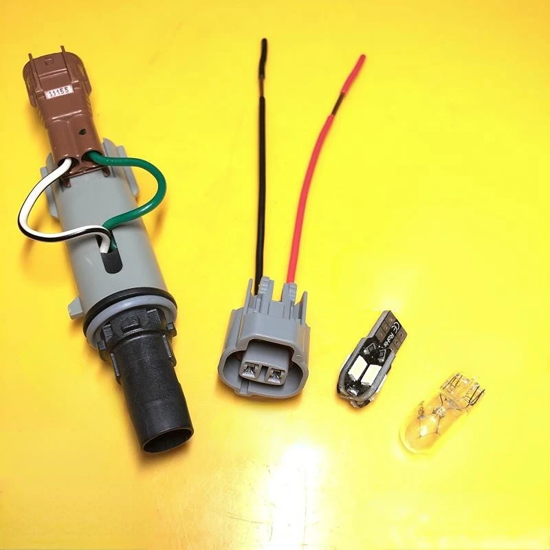 

For Toyota CAMRY PRADO Highlander Vios Headlamp Width Lamp Holder Bulb Small Harness Plug 1pcs