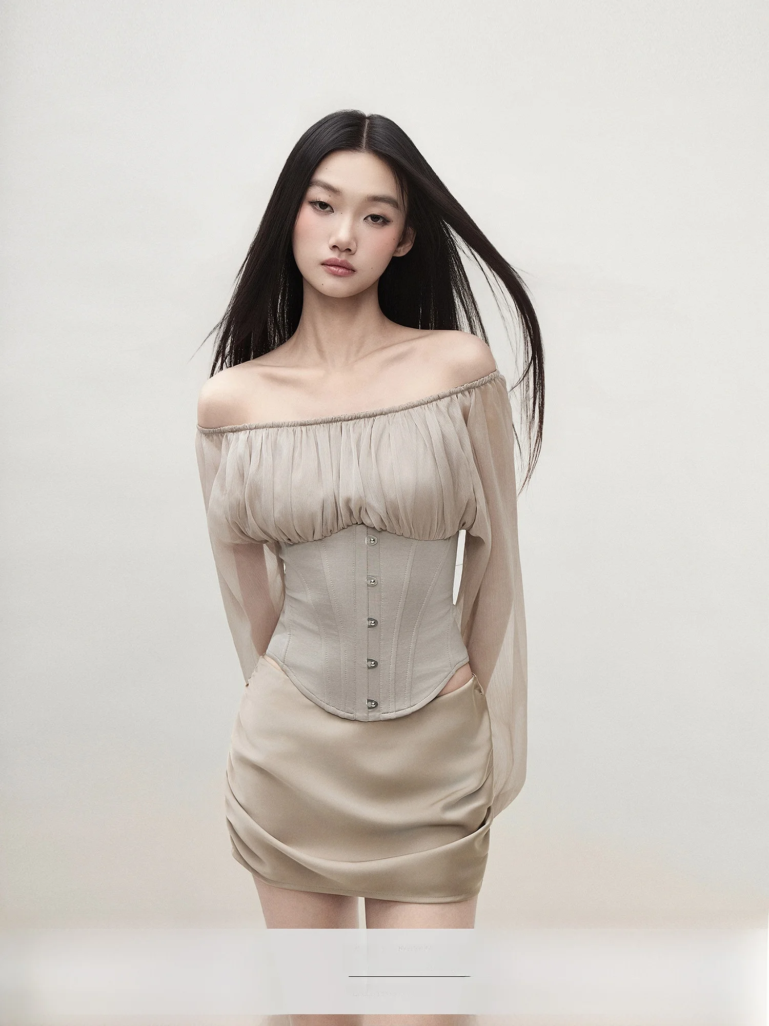 Matin Casual Langarm-T-Shirt mit One-Shoulder-Design und Taillenbündchen mit Knopfleiste, Damen-Modeoberteil aus Polyester-Rayon