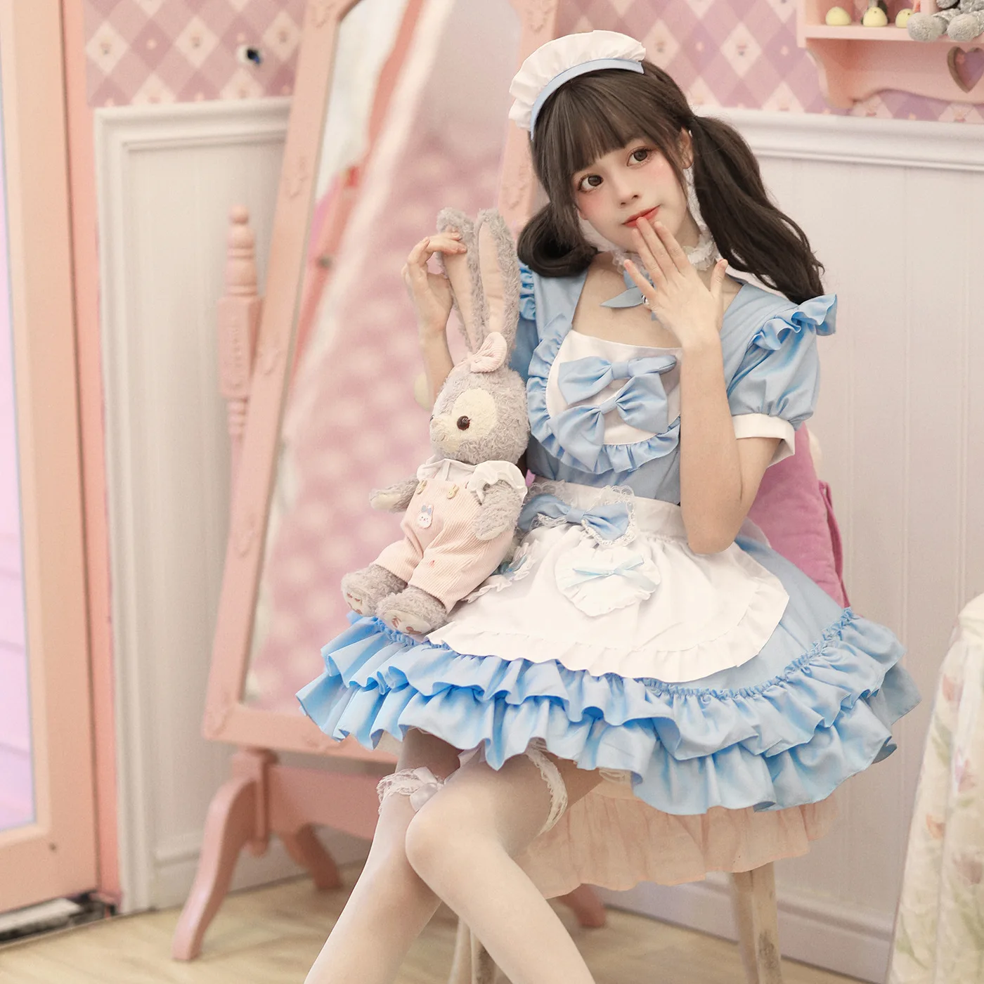 

Alice In Wonderland Cosplay Japanese Style Kawaii Maid Dress Innocent Cute Pink Blue Maids Uniform Halloween Costume Dresses