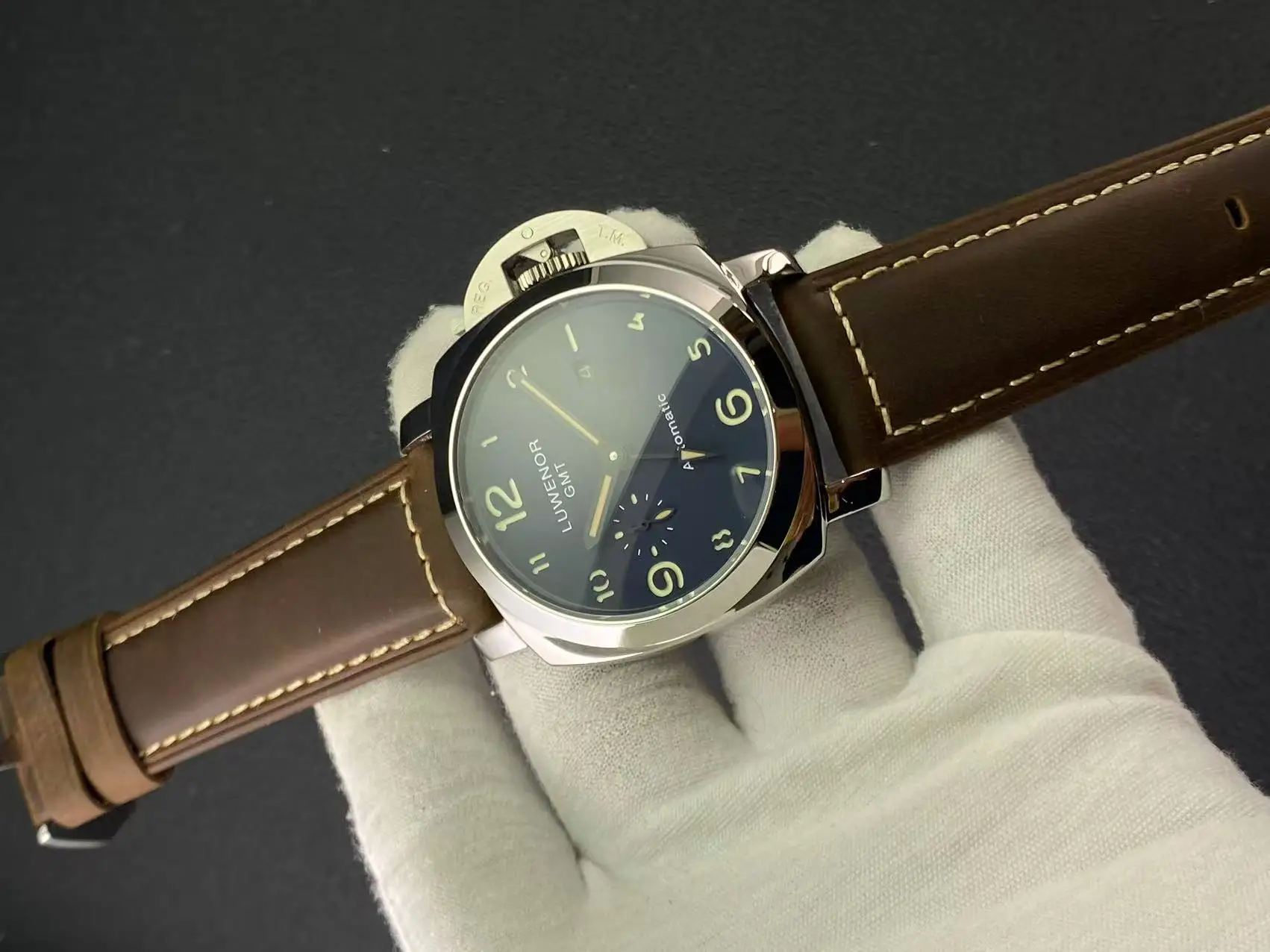 ساعة رياضية متعددة الوظائف ميكانيكية أوتوماتيكية للرجال بتوقيت جرينتش، منطقة زمنية مزدوجة، ضوء ليلي، مؤشر غوص، نوع حركة النورس