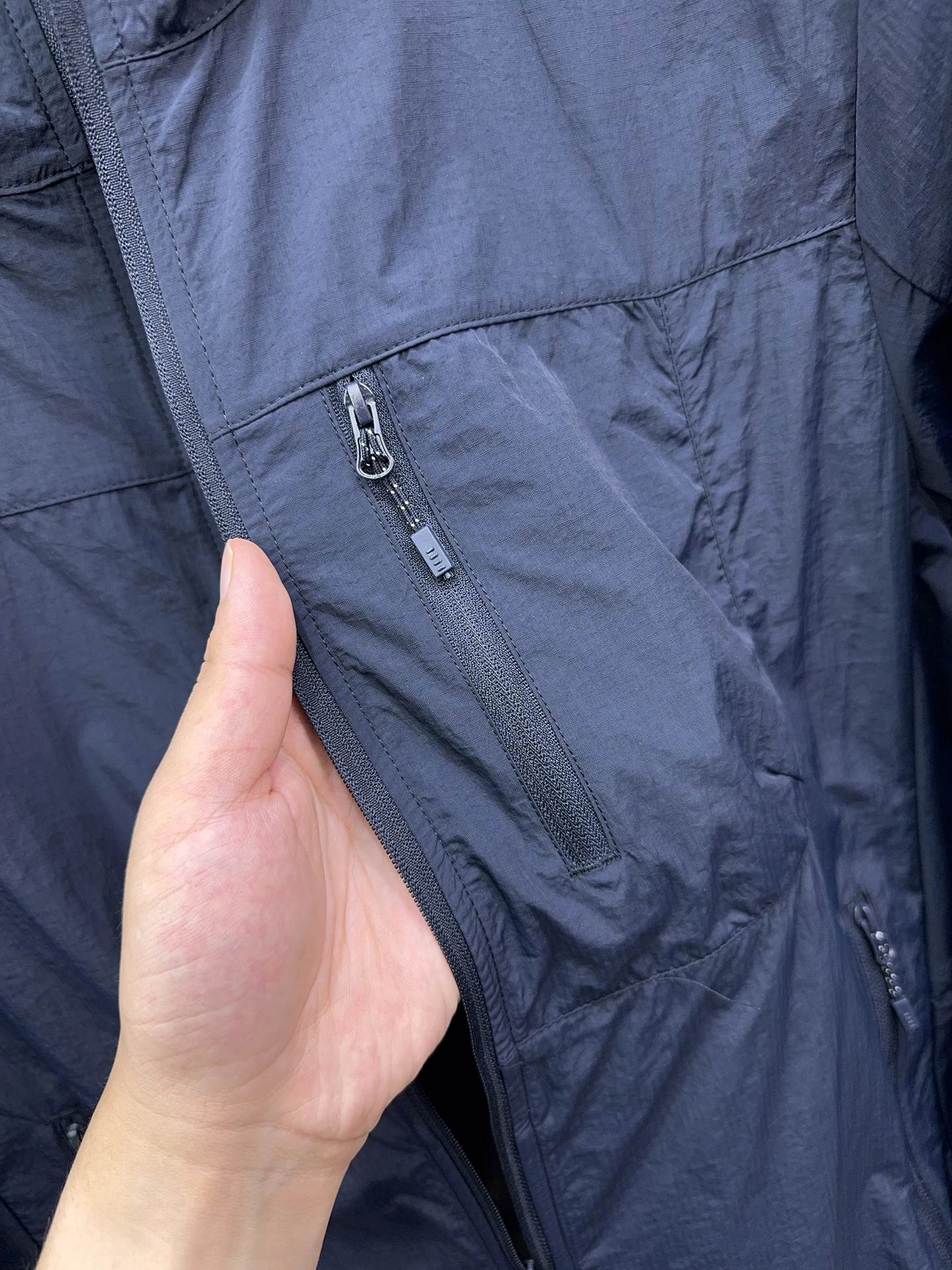 

Svip Lightweight Breathable UPF50 Cool Feeling Sun Protection Clothing Men Summer Faion Outdoor Hooded Casual Skin Coat Jaet