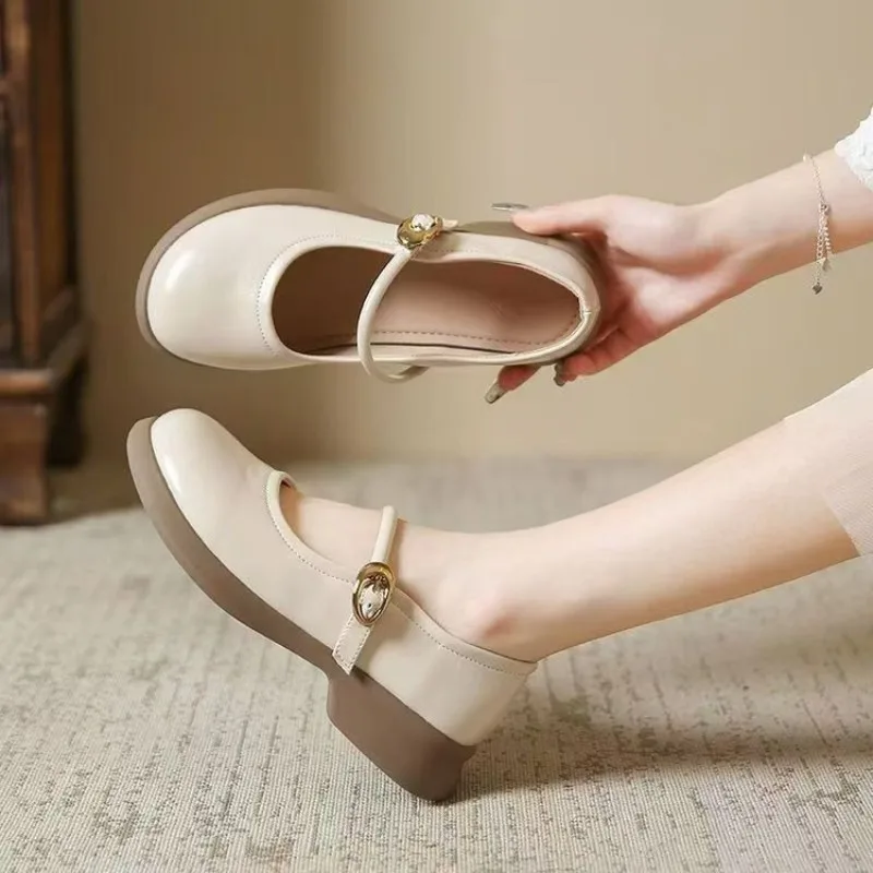 2025 خريف جديد ريترو كلمة واحدة مسطحة القاع ماري جين شوس المرأة أحذية من الجلد حذا فردي للسيدات سميكة لينة سوليد أحذية نسائية #1