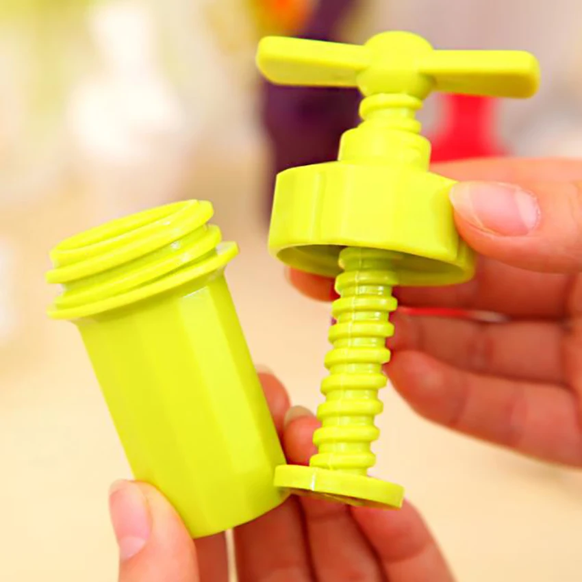 1PC Kitchen Ginger Garlic Manual Press Twist Cutter Crusher Cooking Tool Plastic Garlic Presses Blenders Peeler Kitchen Items